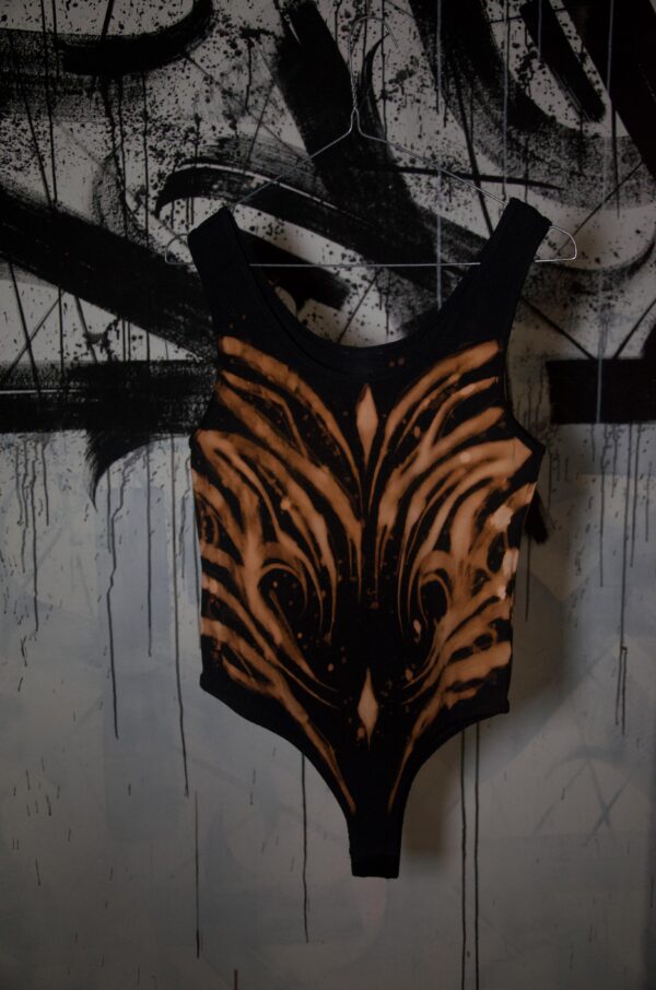 BLACK BLEACH BODY (M)